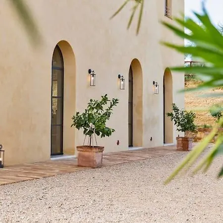 Exclusive Mami Villa Siena