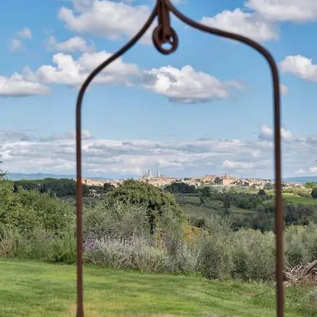 Exclusive Mami Villa Siena