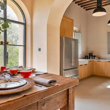 Exclusive Mami Villa Siena