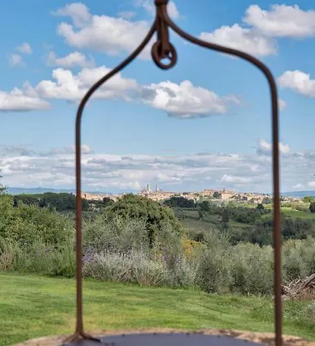 Exclusive Mami Villa Siena