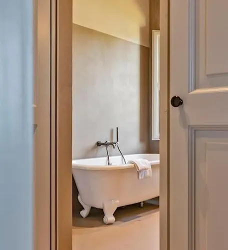 Exclusive Mami Villa Siena